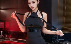 坐在学长的巧克力棒上写作业视频